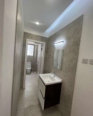 4 Bed Apartment with En Suite at Hatheru Road image 6