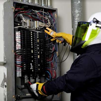 24 Hour Electricians.Vetted & Trusted.Lowest Price Guarantee.Call Now image 2