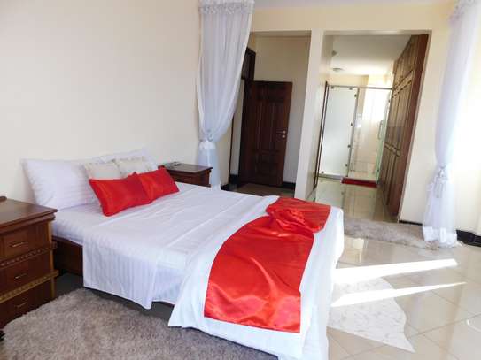 Serviced 3 Bed Apartment with En Suite in Nyali Area image 3