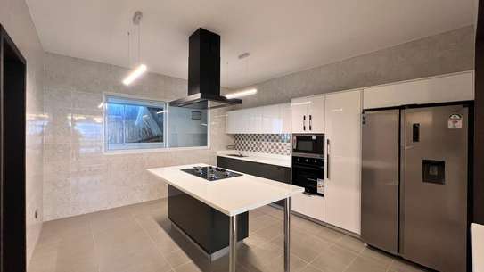 2 Bed Apartment with En Suite at Riverside image 1