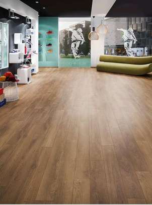 SPC flooring Technician image 2