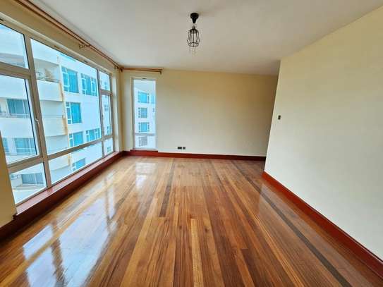3 Bed Apartment with En Suite in Riverside image 28