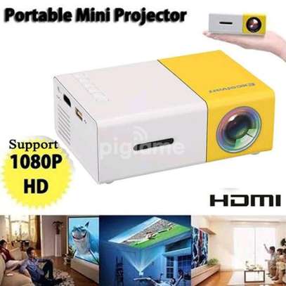 mini projector image 1