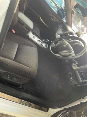 Toyota crown athlete image 6