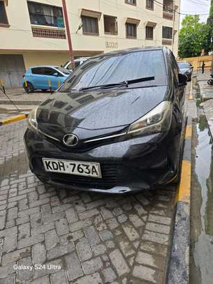 Toyota vitz KDH image 5