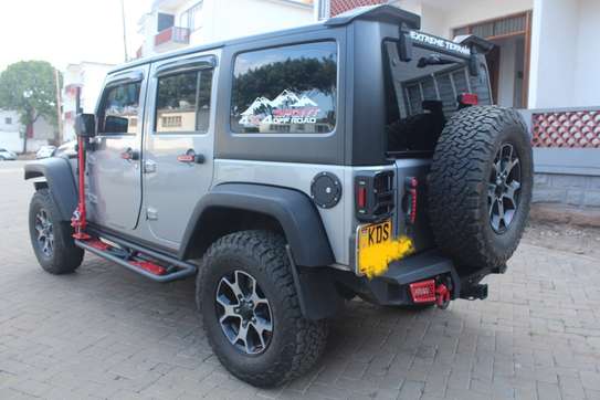 Jeep Wrangler Unlimited Sahara 2017 image 3