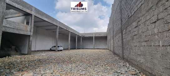 10,000 ft² Warehouse with Parking in Ruiru image 2