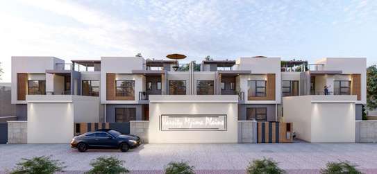 4 Bed House with En Suite in Kamakis image 2