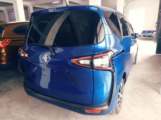 Toyota Sienta non hybrid 2017 blue image 12