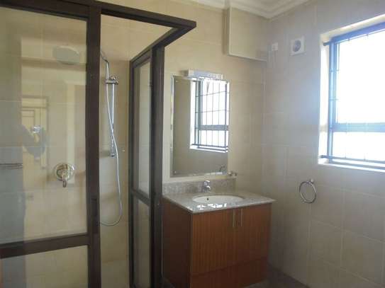 4 Bed Townhouse with En Suite at Tara Road image 3