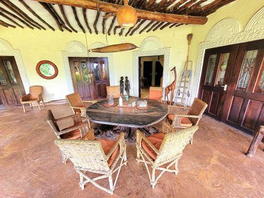 5 Bed Villa with Swimming Pool in Diani image 5