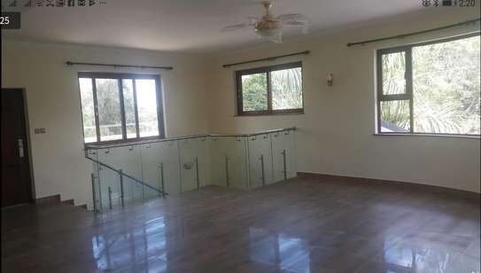 5 Bed Villa with En Suite in Lavington image 11