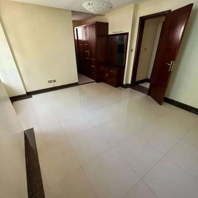 4 bedroom apartment all ensuite in kilimani with a Dsq image 7