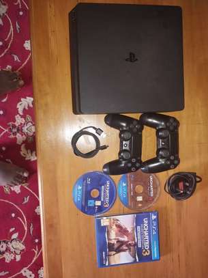 PS4 CONSOLE 1TB 2 CONSOLES 3 GAMES image 2