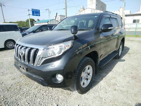 LANDCRUISER PRADO 2.8L DIESEL WITH  SUNROOF AND LEATHER image 2