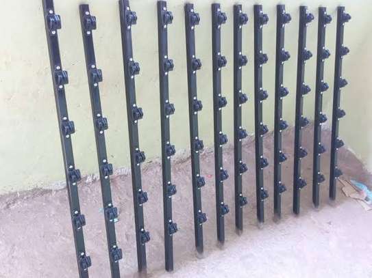 Electric fence Strainer posts. image 2