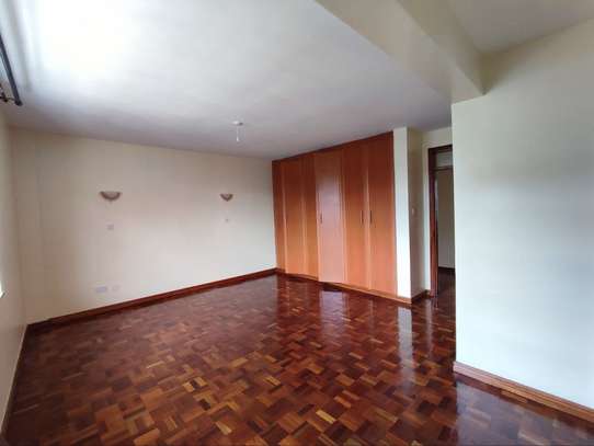 3 Bed Apartment with En Suite in Valley Arcade image 4