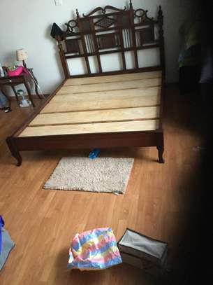 5*6 elegant hard wood bed on quick sale plus the shelve image 4