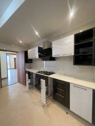 3 Bed Apartment with En Suite in Kileleshwa image 6