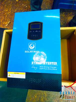 Solarmax Inverters Low frequencies hybrid & inverter chargers pure sine wave image 2