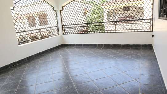 4 Bed House with Aircon in Nyali Area image 20