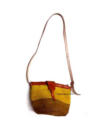Womens Yellow Kiondo With pouch image 3