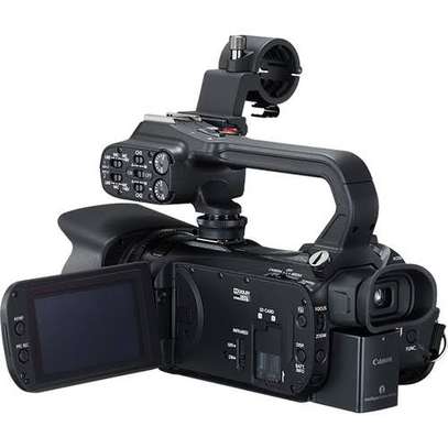 Canon XA11 Compact Full HD Camcorder image 3
