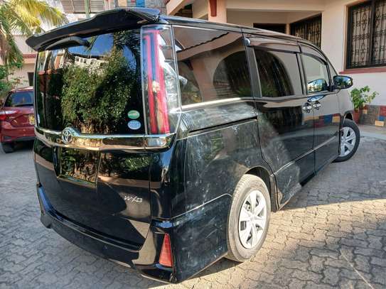 toyota noah wxb non hybrid new on offer image 4