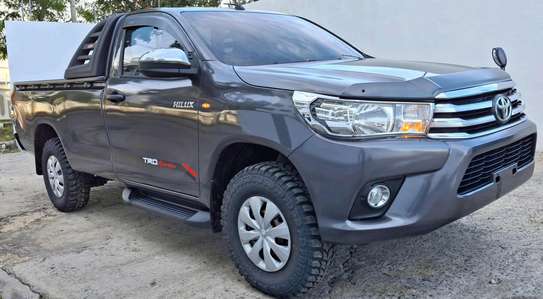 TOYOTA Hilux image 6