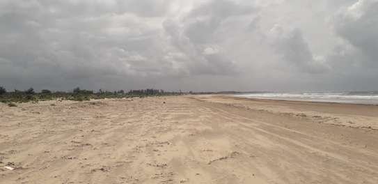 12 Acres Front Row Beach Is For Sale in Ngomeni Malindi image 2