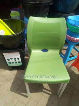 STACKABLE PLASTIC CHAIRS with ALUMINUM STANDS image 5
