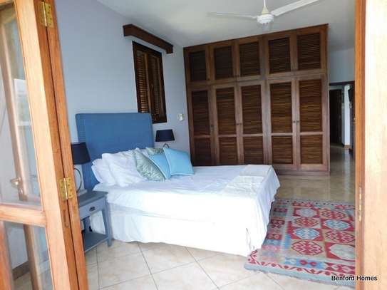 Serviced 3 Bed Apartment with En Suite in Nyali Area image 2