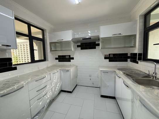 4 Bed Townhouse with En Suite at Muthaiga North image 5