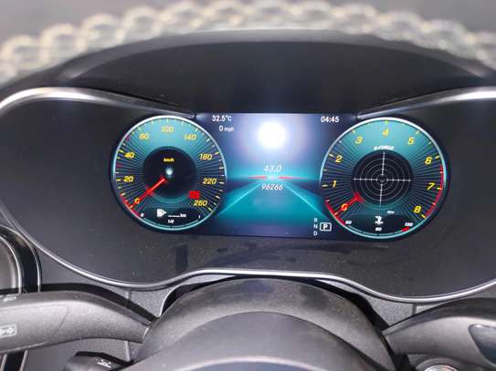 Mercedes Benz C200 Sunroof white 2019 image 6