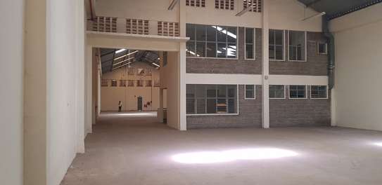 10,000 ft² Warehouse with Fibre Internet at Icd Road image 5
