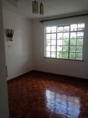 3 Bed Apartment with En Suite in Kilimani image 13