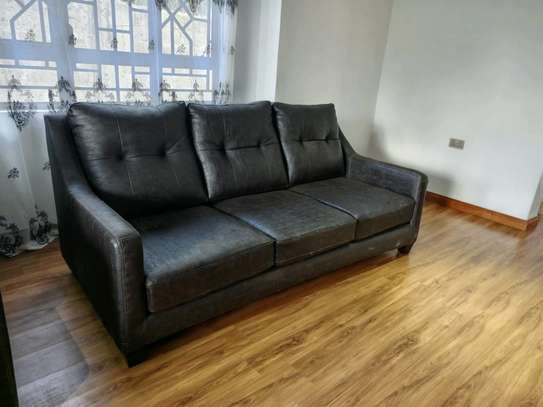 Leather sofa set. image 3