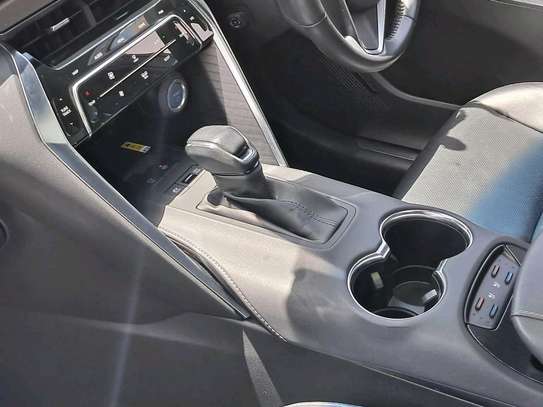 Toyota Harrier Premium sunroof hybrid 2020 image 4