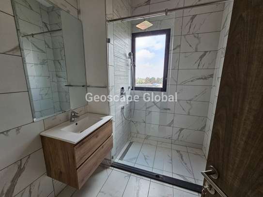 3 Bed Apartment with En Suite in Rosslyn image 8