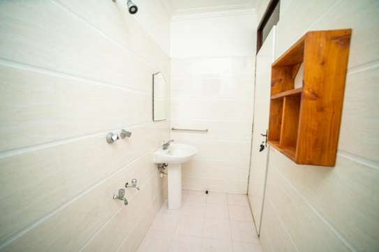 4 Bed Townhouse with En Suite in Shanzu image 10