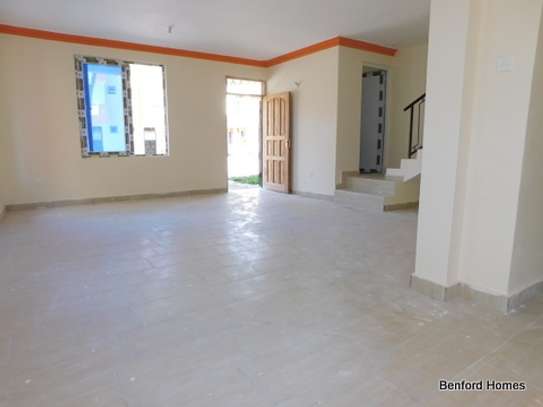 3 Bed Townhouse with Swimming Pool at Mtwapa image 9
