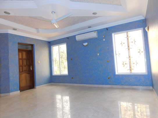 4 Bed House with Aircon in Nyali Area image 10
