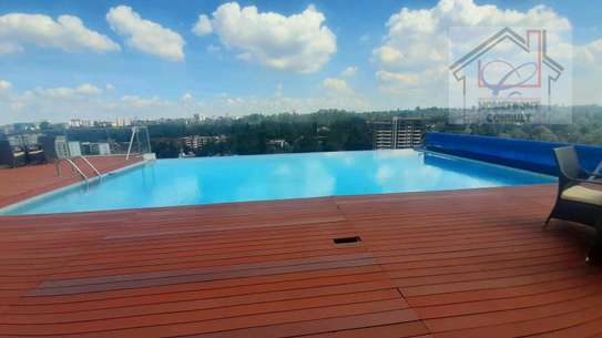 Exquisite 2bedroomed apartment, 2 ensuite, swimming pool image 8