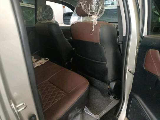 Toyota Hilux double cabin diesel engine manual gear image 5