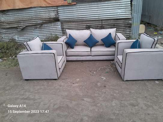 5seater sofa set on sell image 3