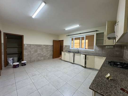 3 Bed Apartment with En Suite in Rhapta Road image 16