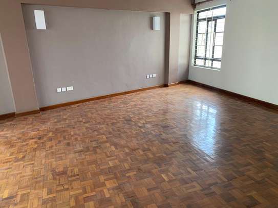 3 bedroom apartment all ensuite with a dsq in kilimani image 12