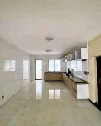2bedroom to let image 9