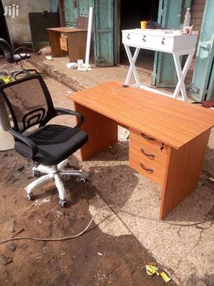 Super quality office desk and chair image 6