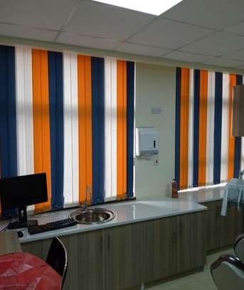 NEW ATTRACTIVE OFFICE BLINDS image 10